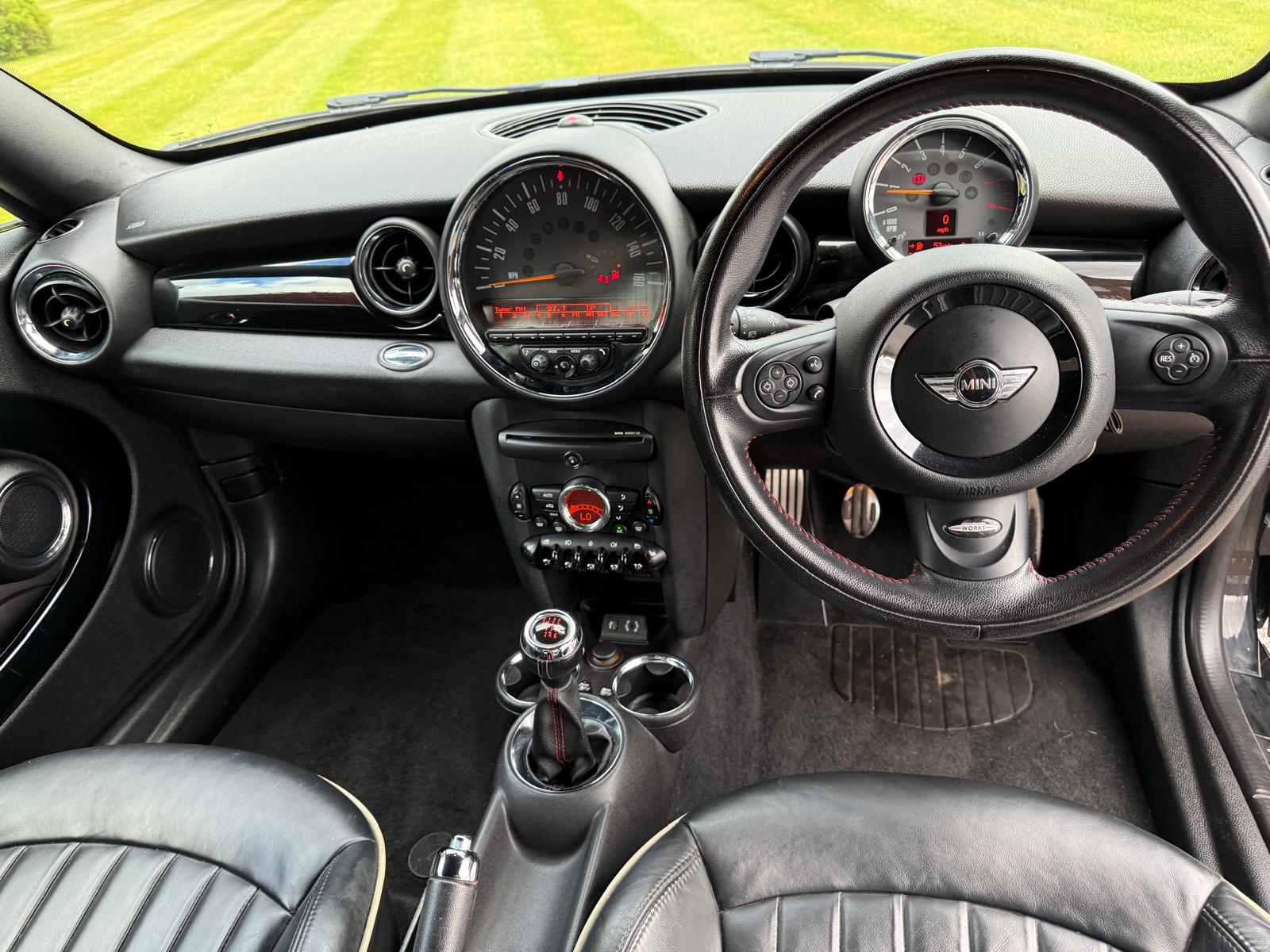 
								Mini Coupe Cooper S John Cooper Works full									