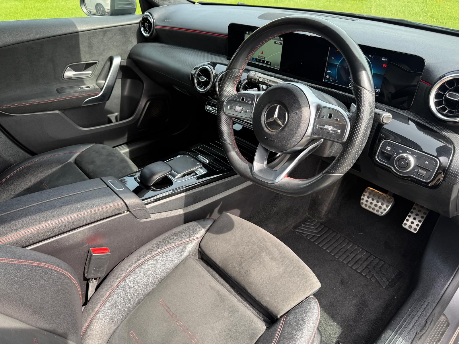 
								Mercedes A-Class A200 AMG Line 7 Speed Auto full									