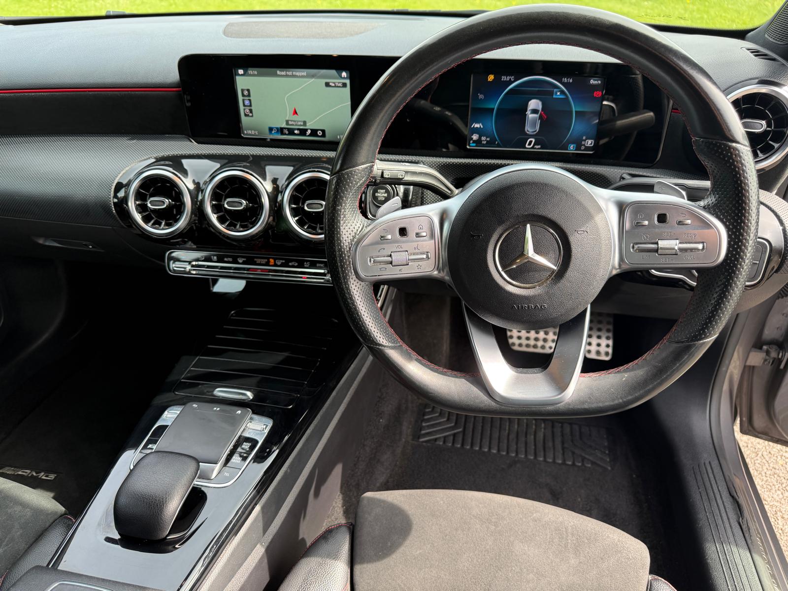 
								Mercedes A-Class A200 AMG Line 7 Speed Auto full									