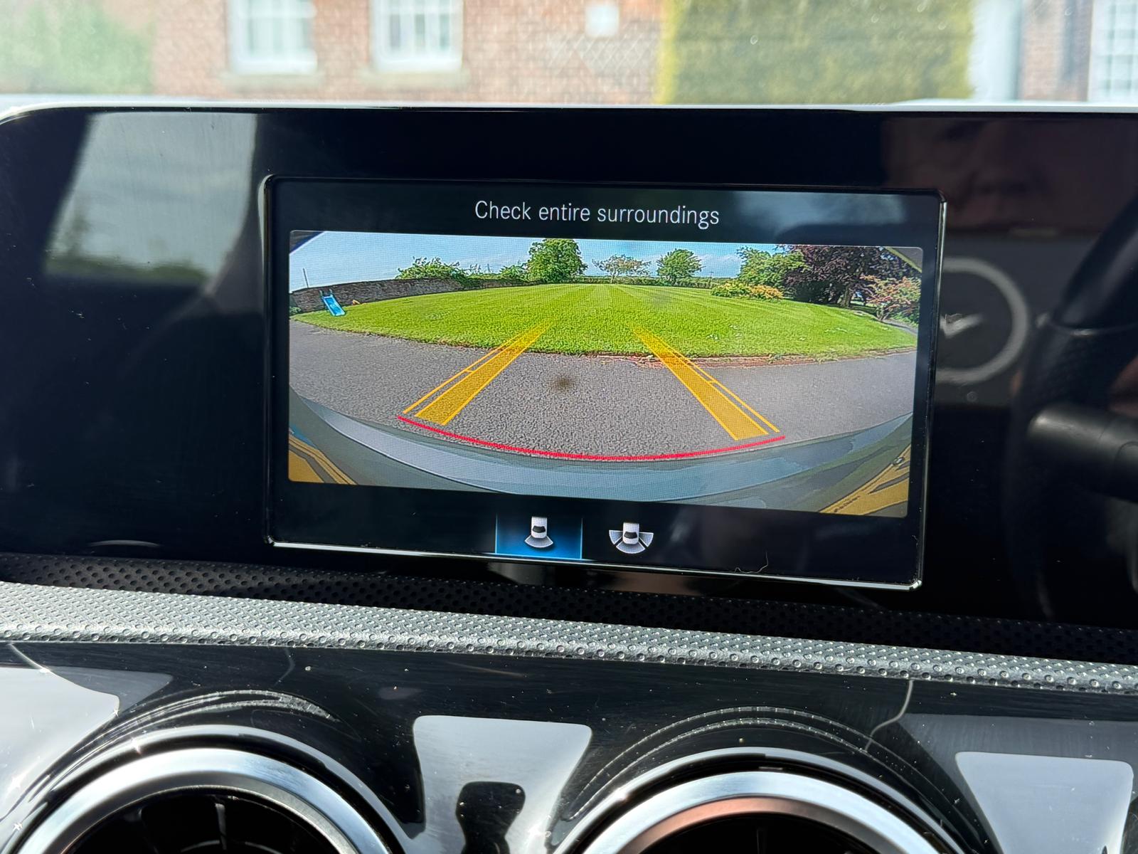 
								Mercedes A-Class A200 AMG Line 7 Speed Auto full									