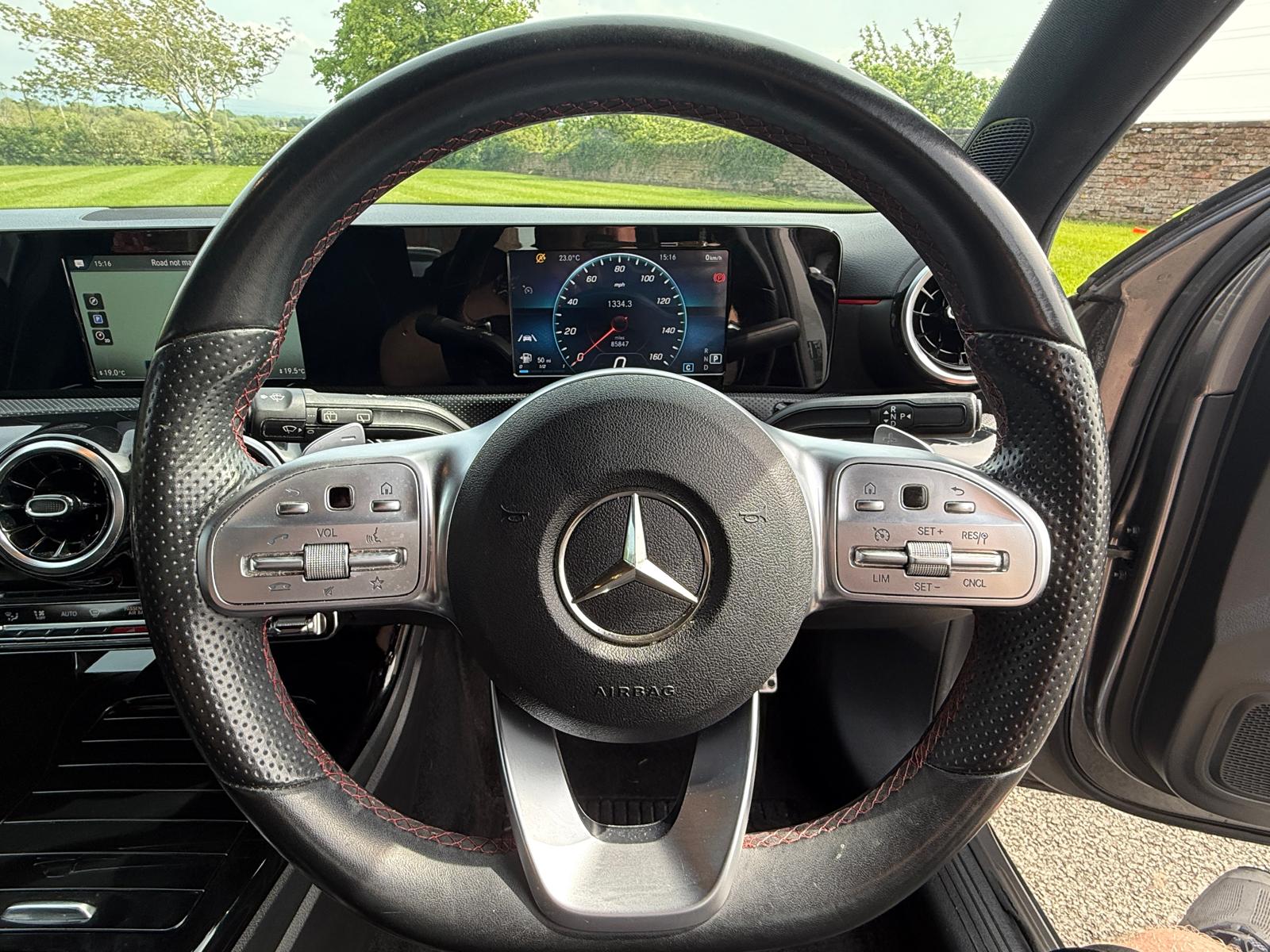 
								Mercedes A-Class A200 AMG Line 7 Speed Auto full									