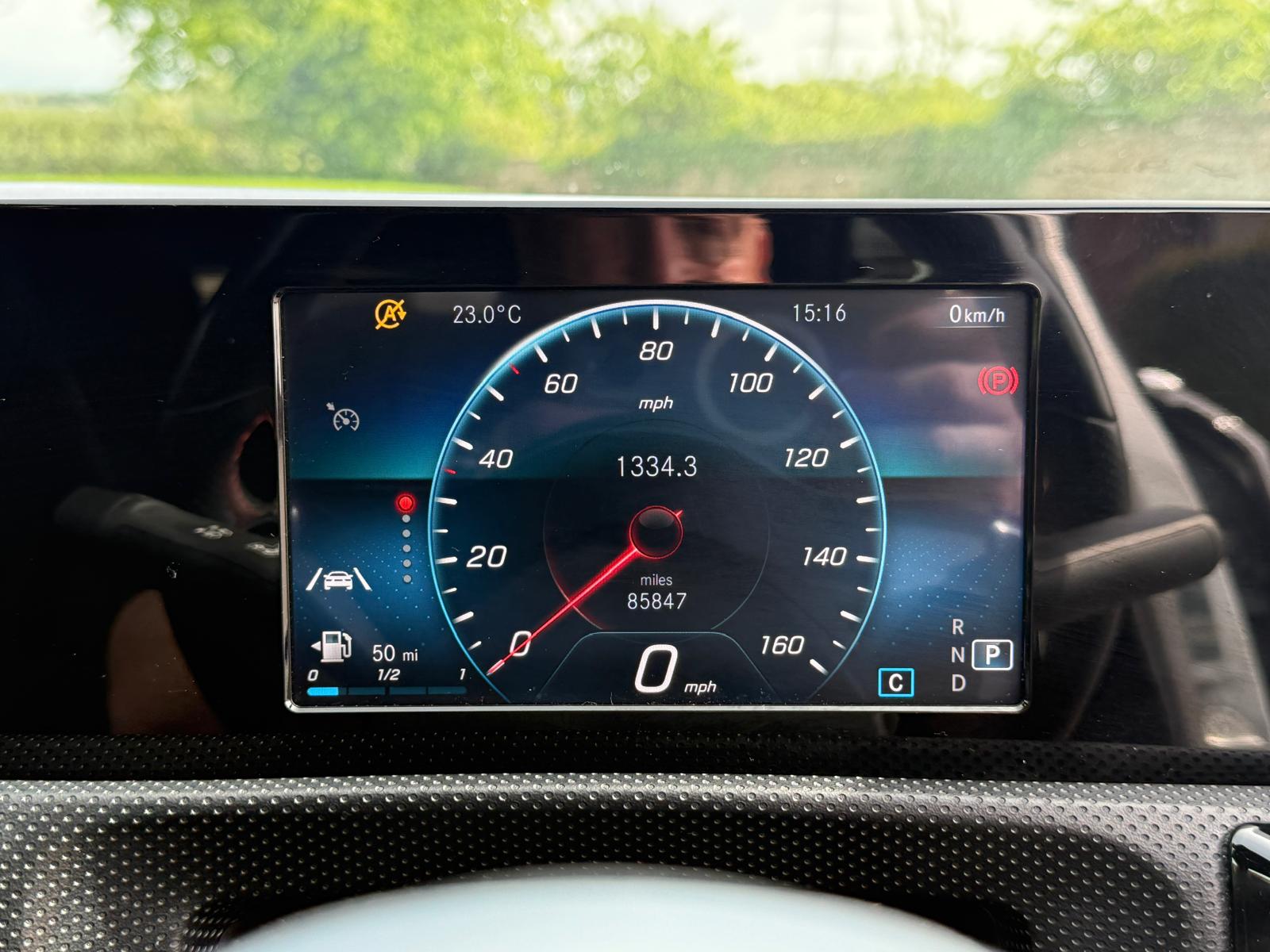 
								Mercedes A-Class A200 AMG Line 7 Speed Auto full									
