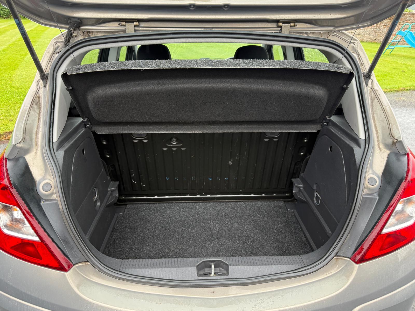 
								Vauxhall Corsa 1.3 CDTi Executive full									