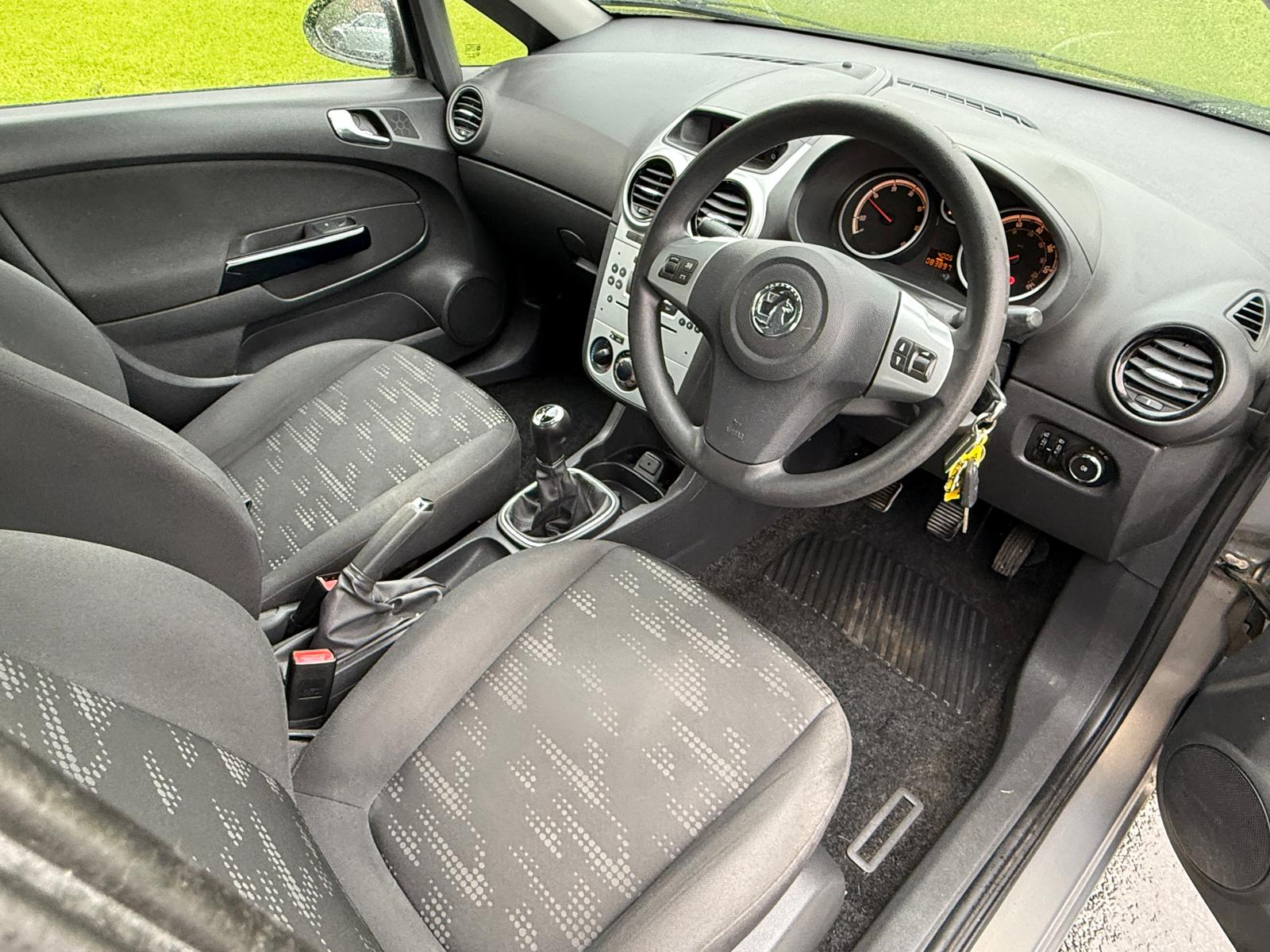 
								Vauxhall Corsa 1.3 CDTi Executive full									