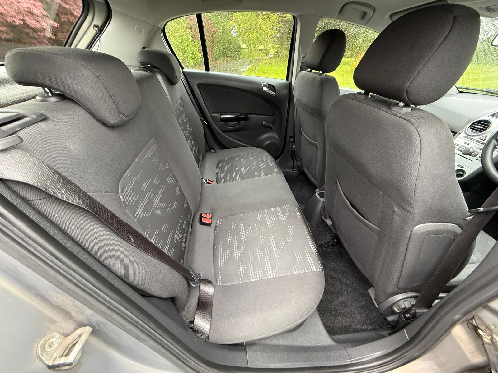 
								Vauxhall Corsa 1.3 CDTi Executive full									