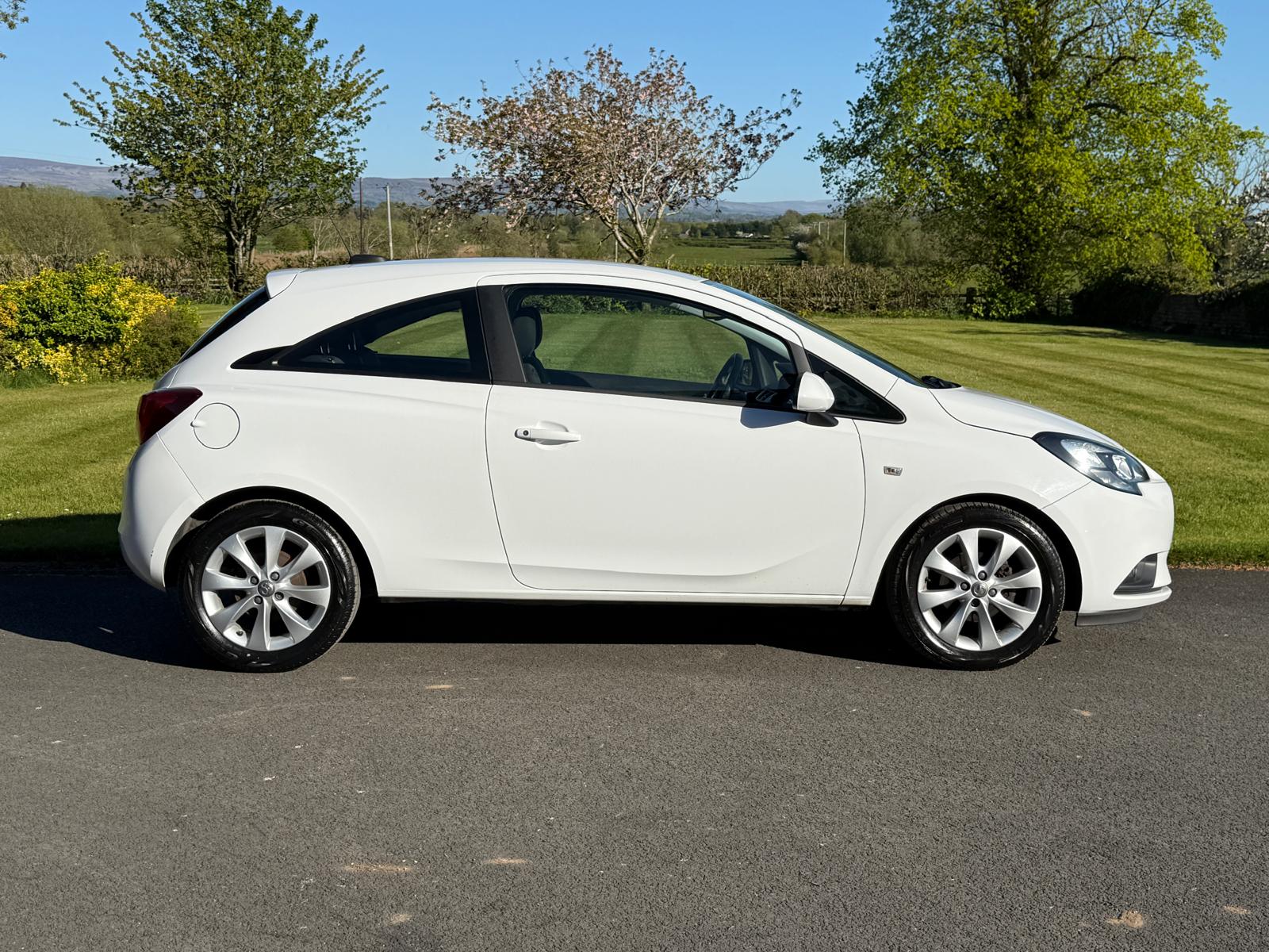 
								Vauxhall Corsa 1.4i Energy EcoFlex Winter Pack full									