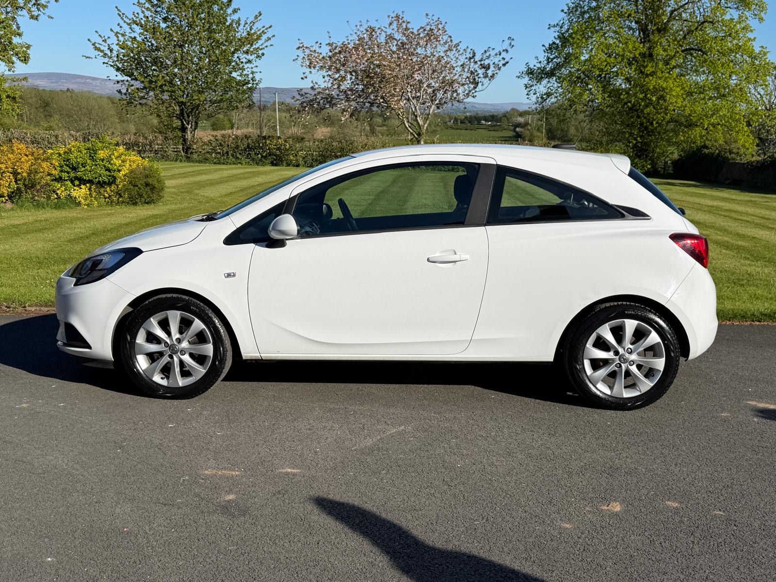 
								Vauxhall Corsa 1.4i Energy EcoFlex Winter Pack full									