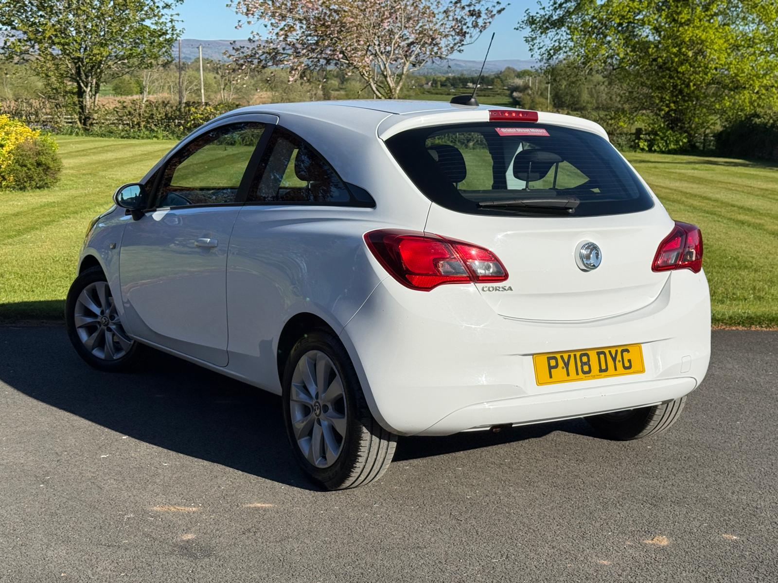 
								Vauxhall Corsa 1.4i Energy EcoFlex Winter Pack full									
