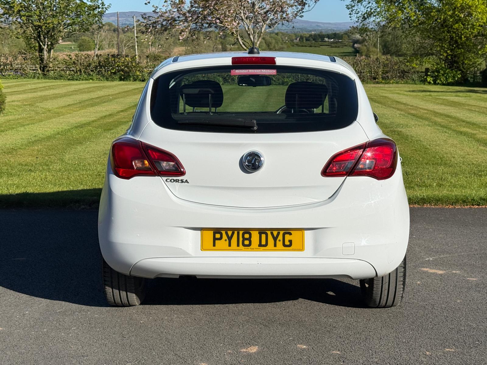 
								Vauxhall Corsa 1.4i Energy EcoFlex Winter Pack full									