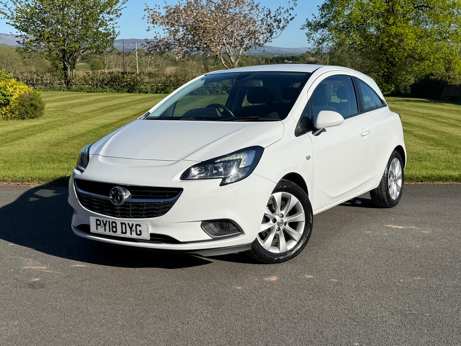 
								Vauxhall Corsa 1.4i Energy EcoFlex Winter Pack full									