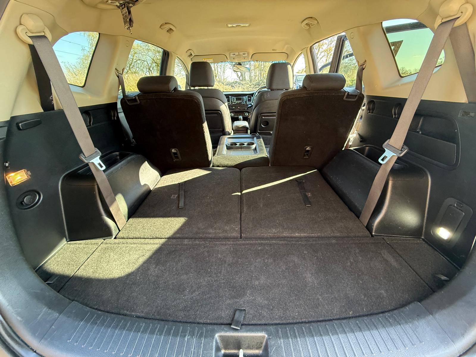 
								Kia Carens Estate 7 Seats 1.6 GDi 2 full									