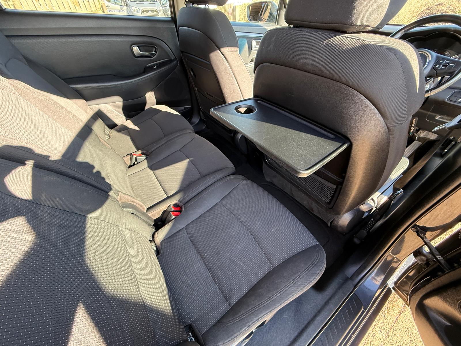 
								Kia Carens Estate 7 Seats 1.6 GDi 2 full									