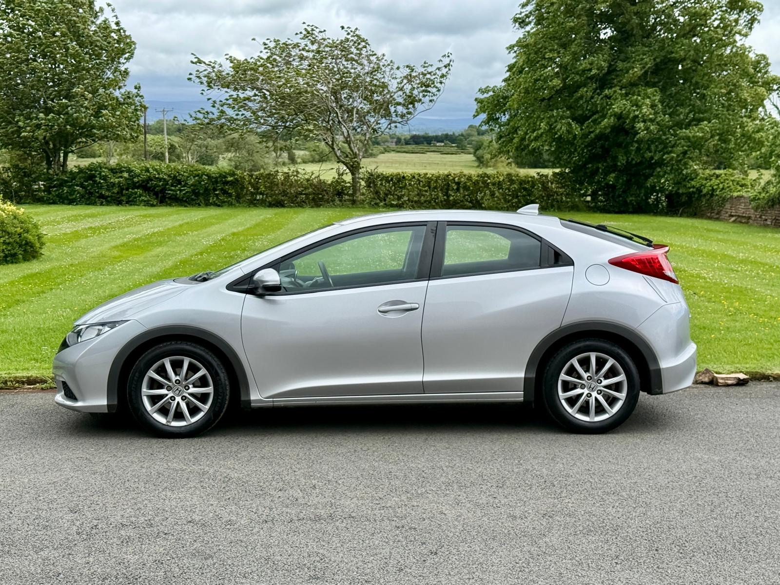 
								Honda Civic SE 1.4i-Vtec 5dr full									