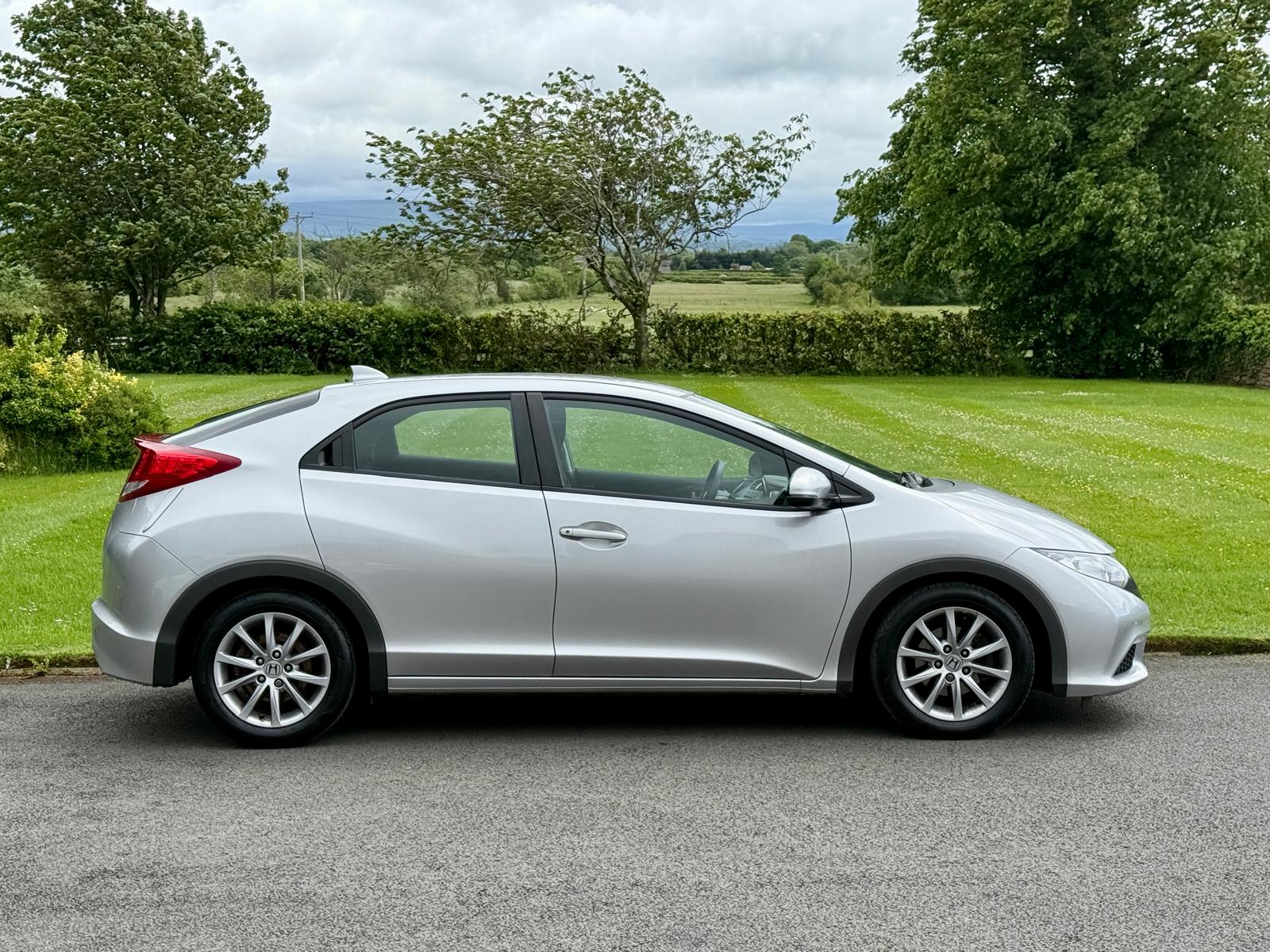 
								Honda Civic SE 1.4i-Vtec 5dr full									