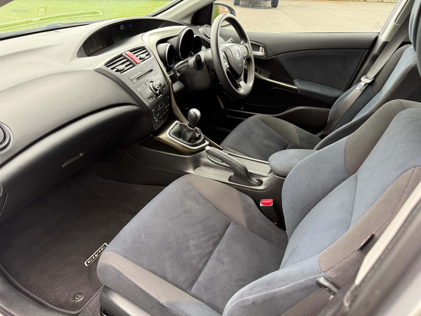 
								Honda Civic SE 1.4i-Vtec 5dr full									
