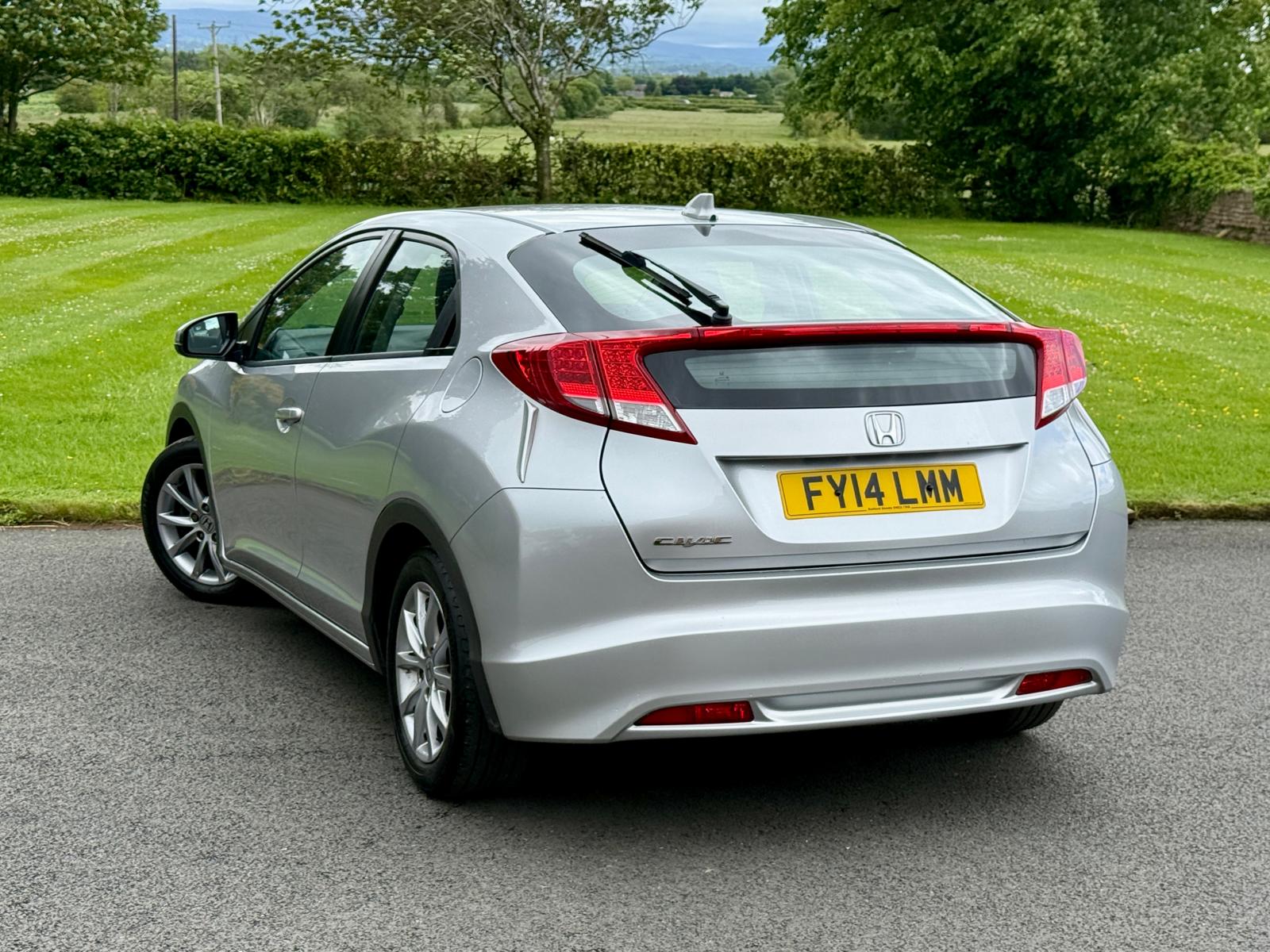 
								Honda Civic SE 1.4i-Vtec 5dr full									