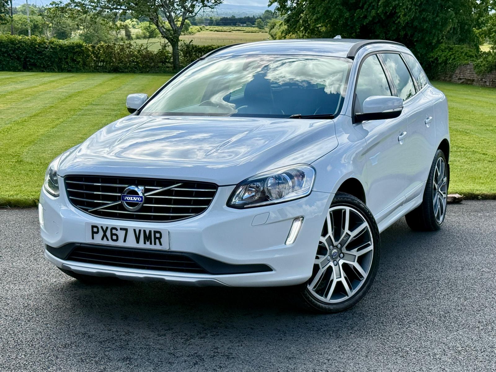 
								Volvo XC60 SE Nav AWD D4 full									