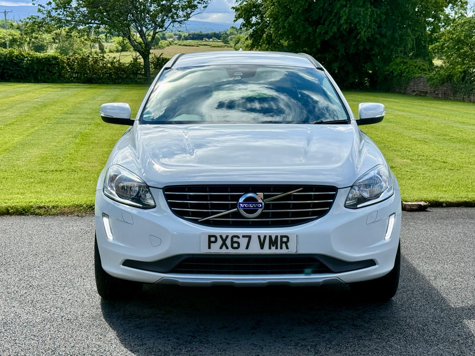 
								Volvo XC60 SE Nav AWD D4 full									