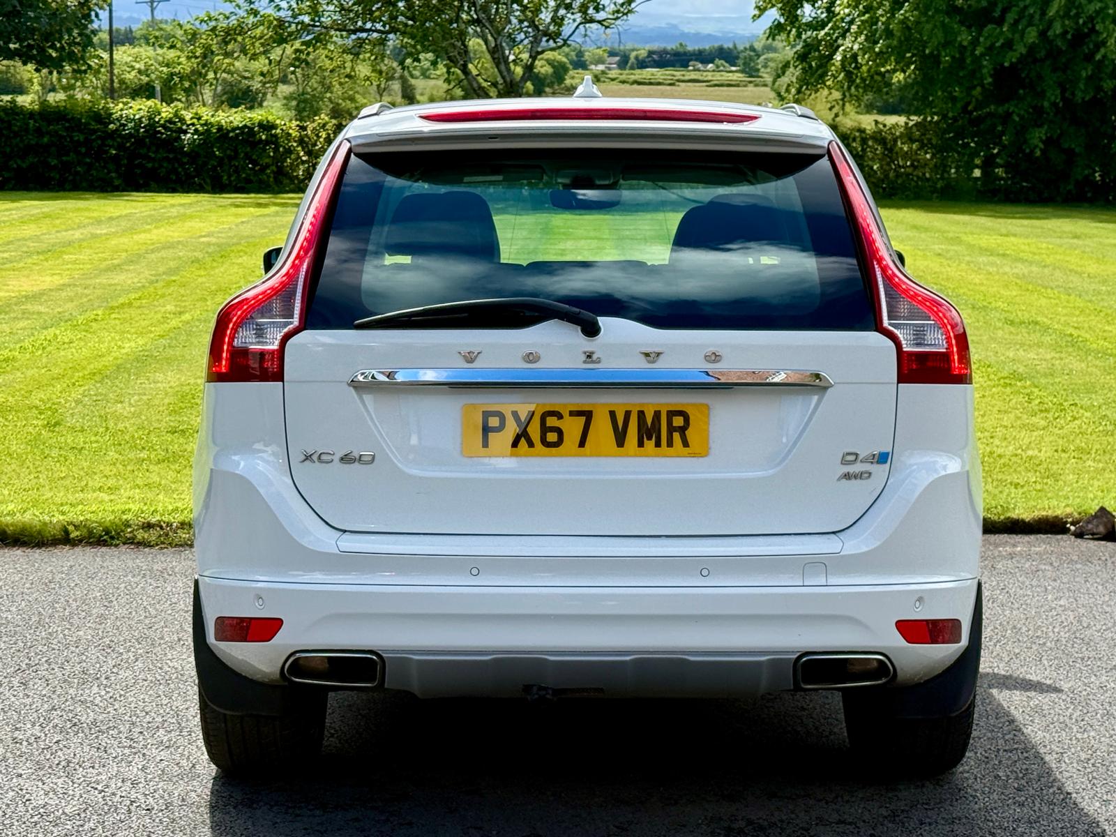 
								Volvo XC60 SE Nav AWD D4 full									