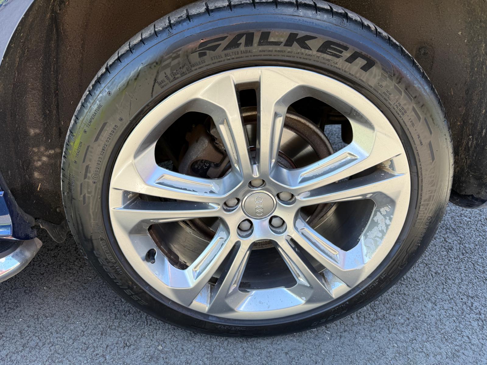 
								Audi Q5 S-Line + Quattro 2.0 TDi full									