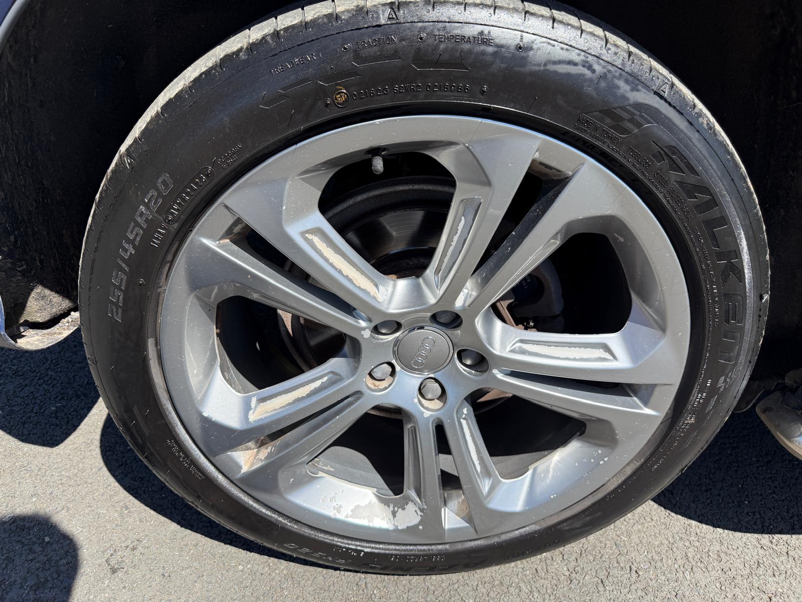 
								Audi Q5 S-Line + Quattro 2.0 TDi full									