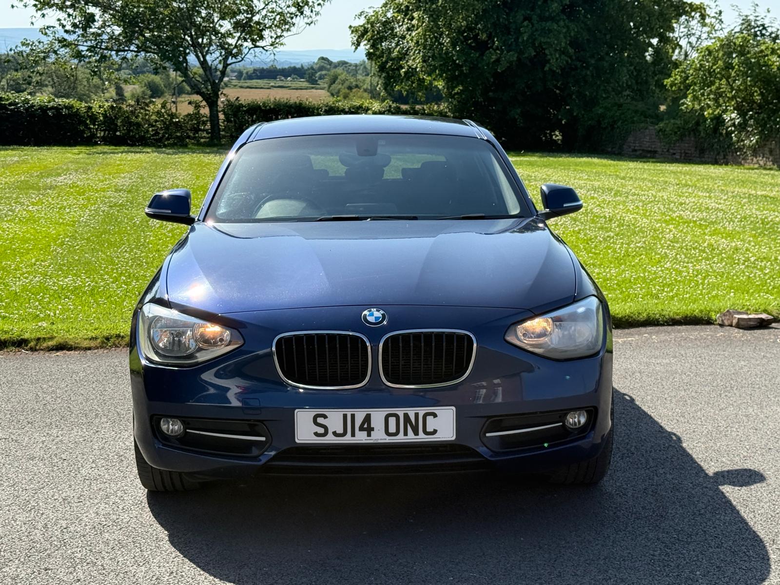 
								BMW 116d Sport 5dr full									