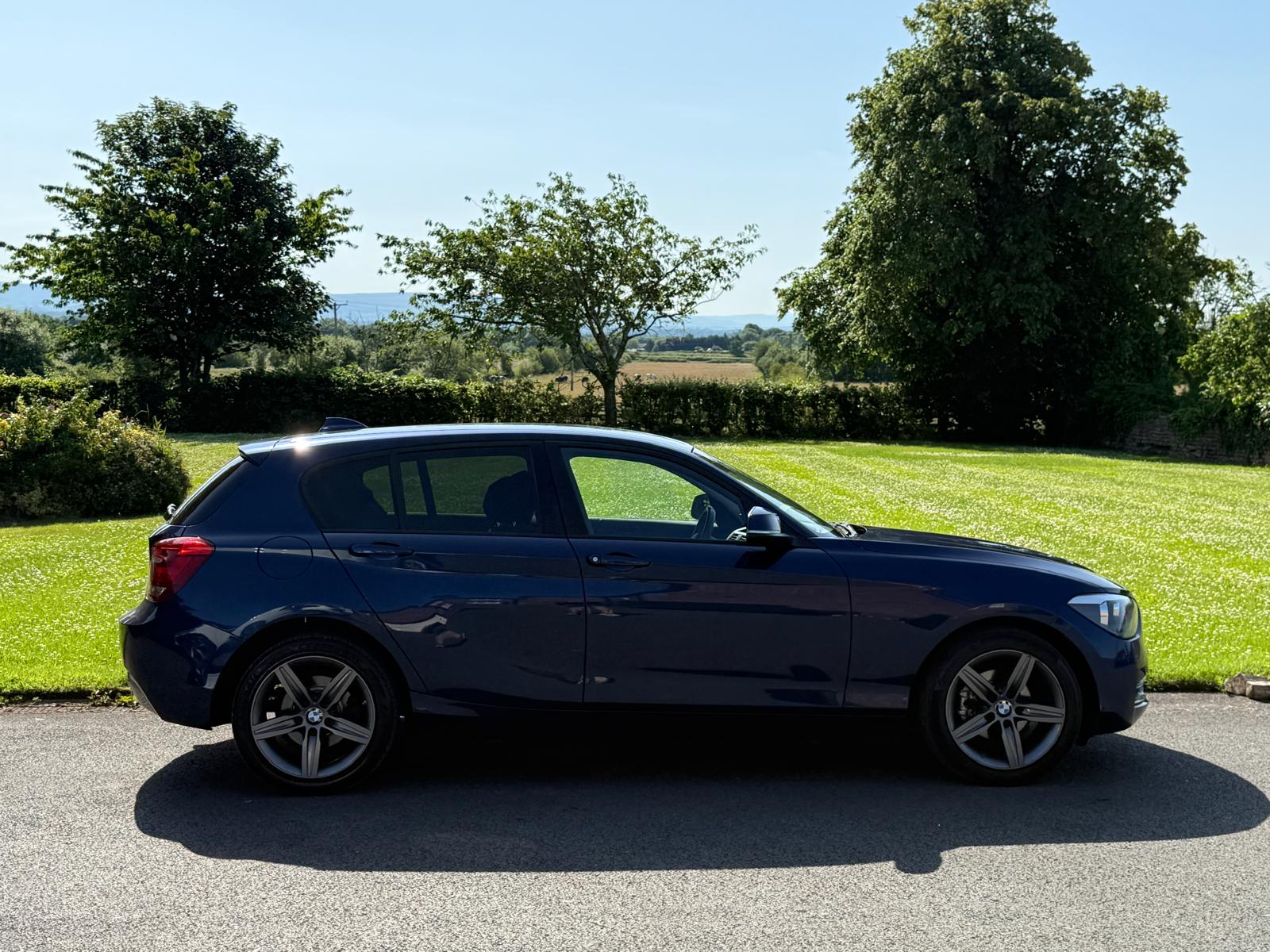 
								BMW 116d Sport 5dr full									