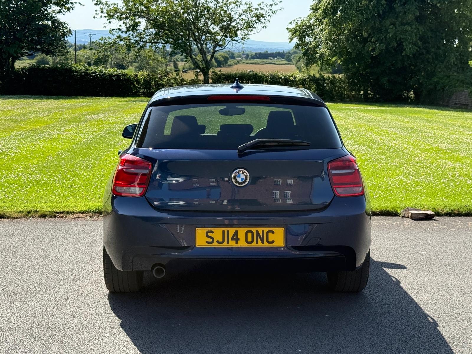 
								BMW 116d Sport 5dr full									