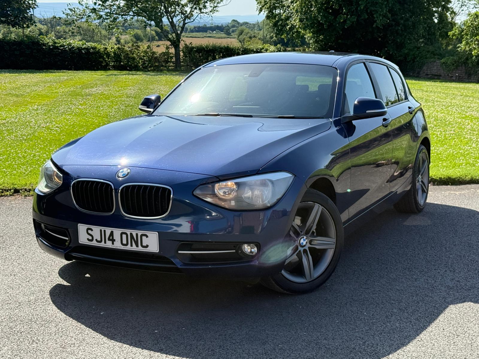 
								BMW 116d Sport 5dr full									