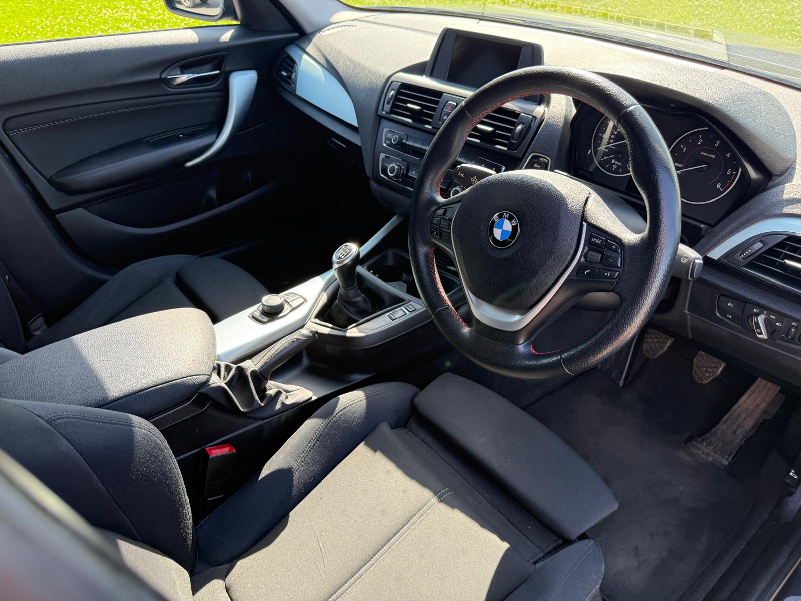 
								BMW 116d Sport 5dr full									