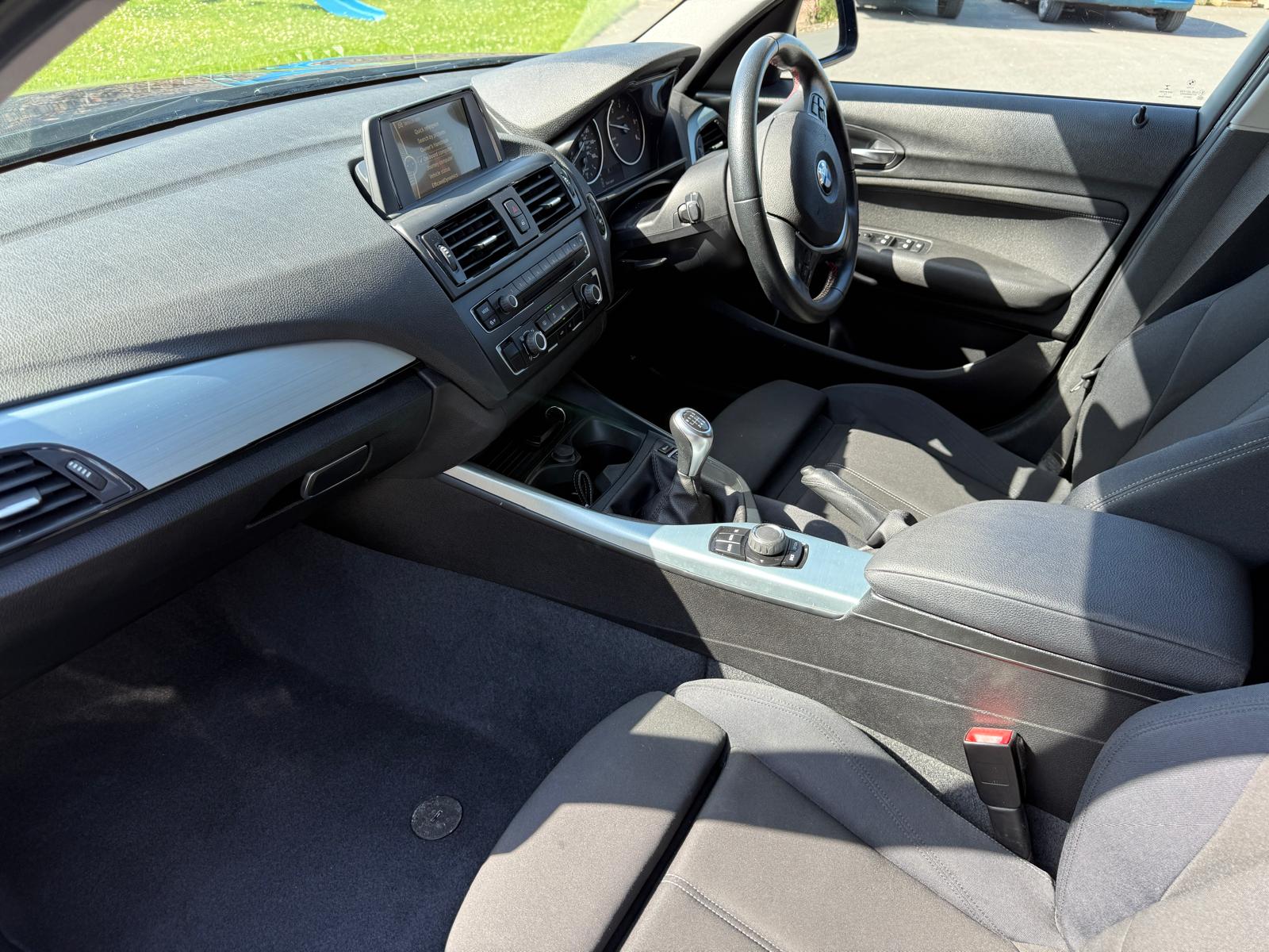 
								BMW 116d Sport 5dr full									