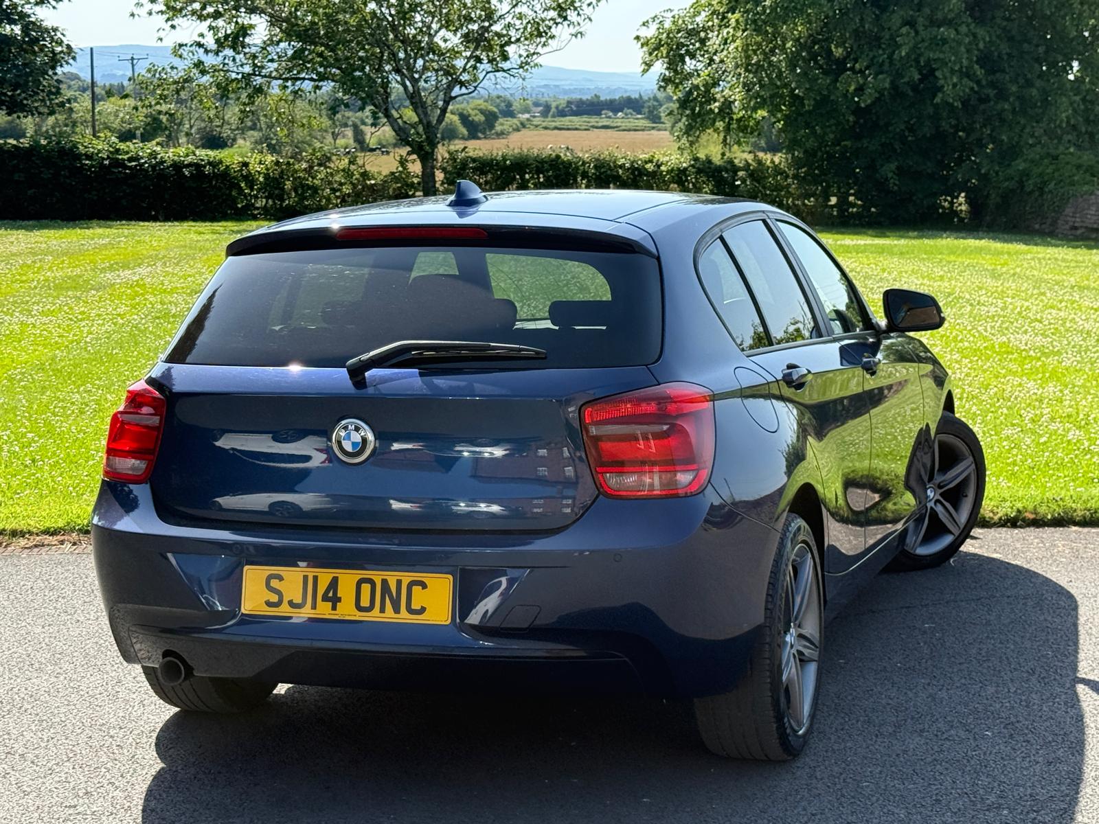 
								BMW 116d Sport 5dr full									