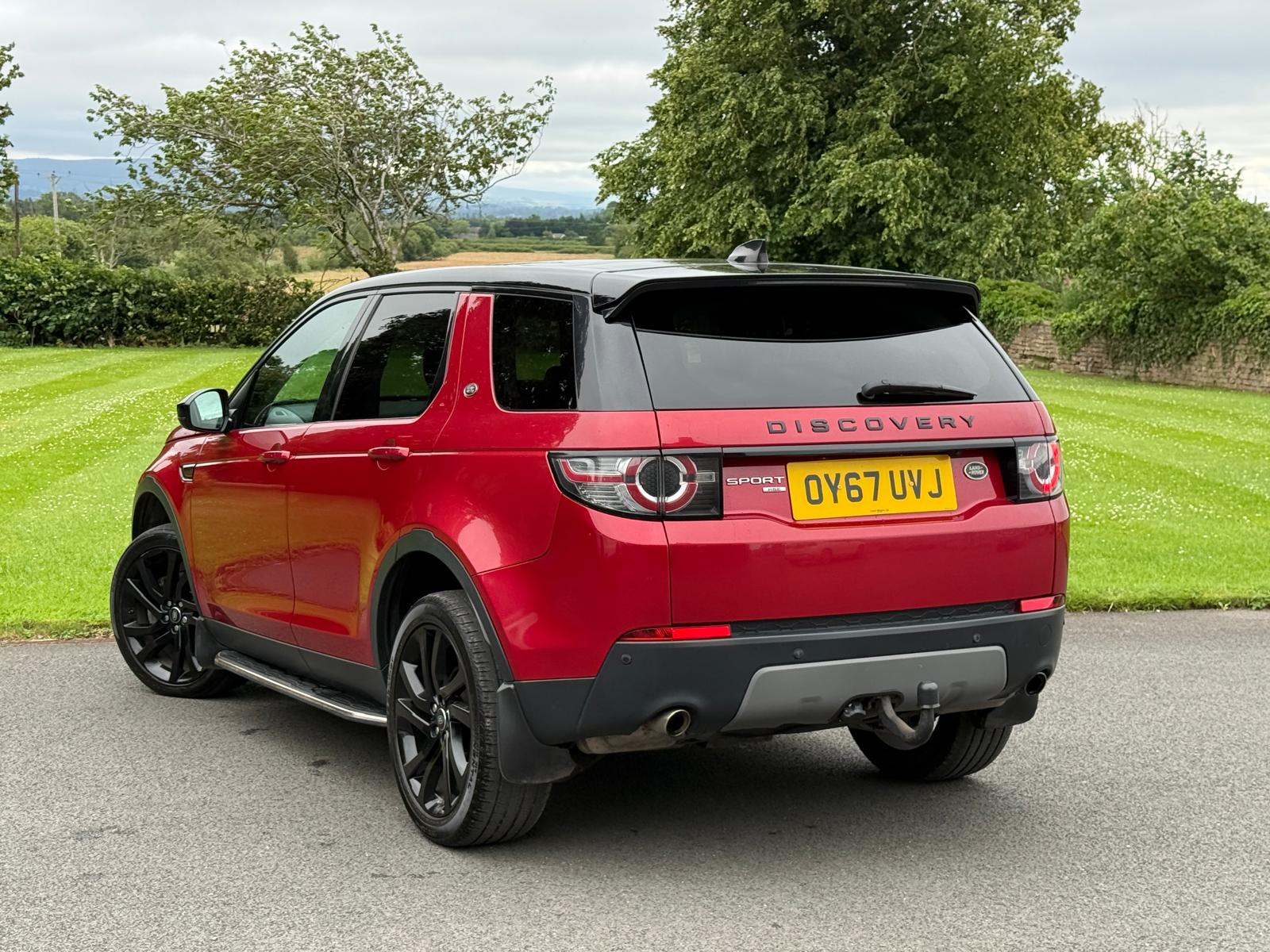 
								Land Rover Discovery Sport 2.0TD HSE Black Edition full									