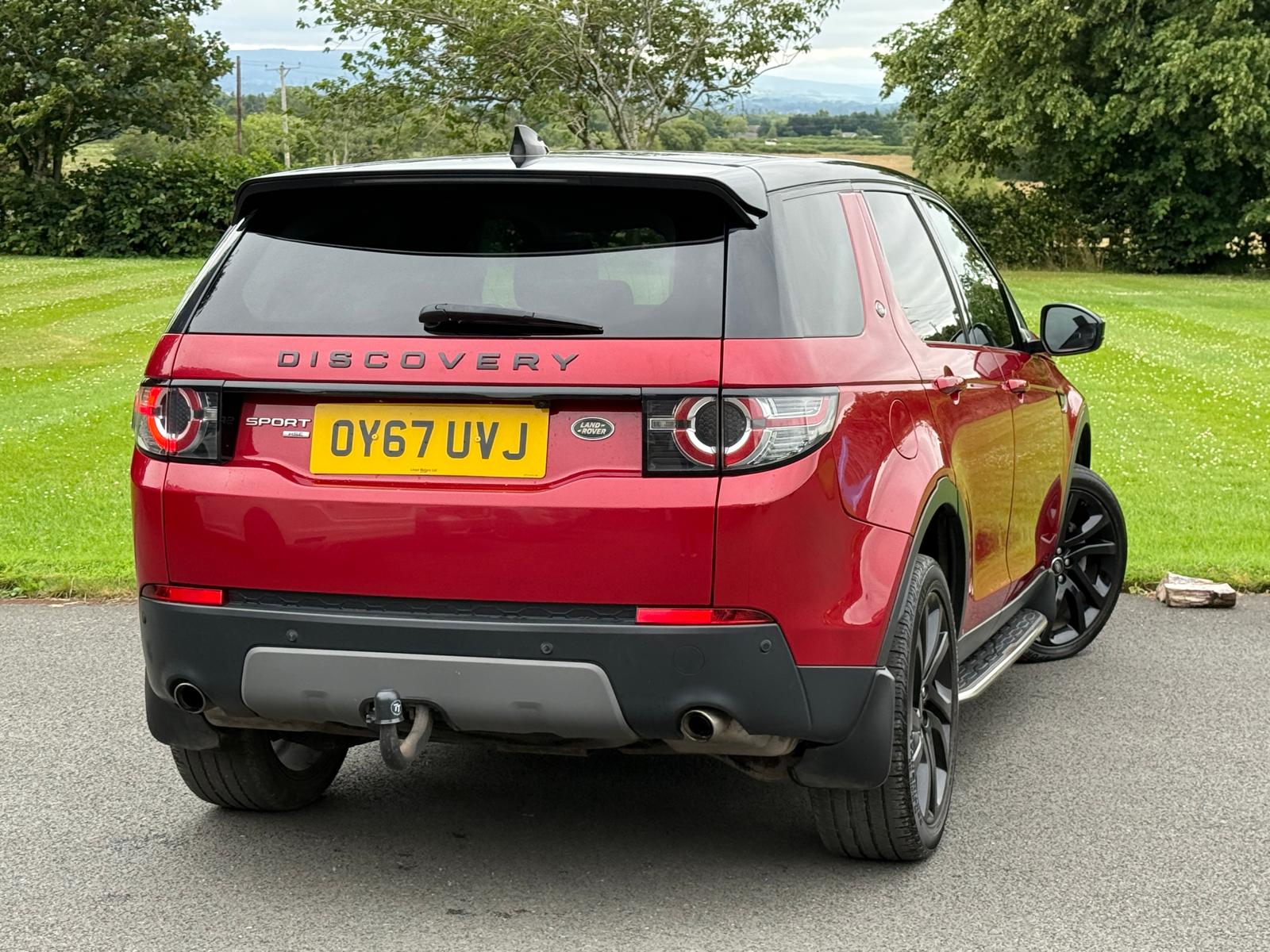 
								Land Rover Discovery Sport 2.0TD HSE Black Edition full									
