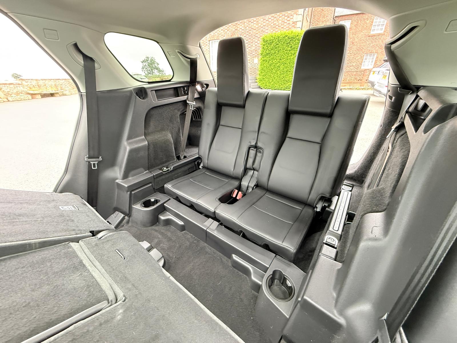 
								Land Rover Discovery Sport 2.0TD HSE Black Edition full									