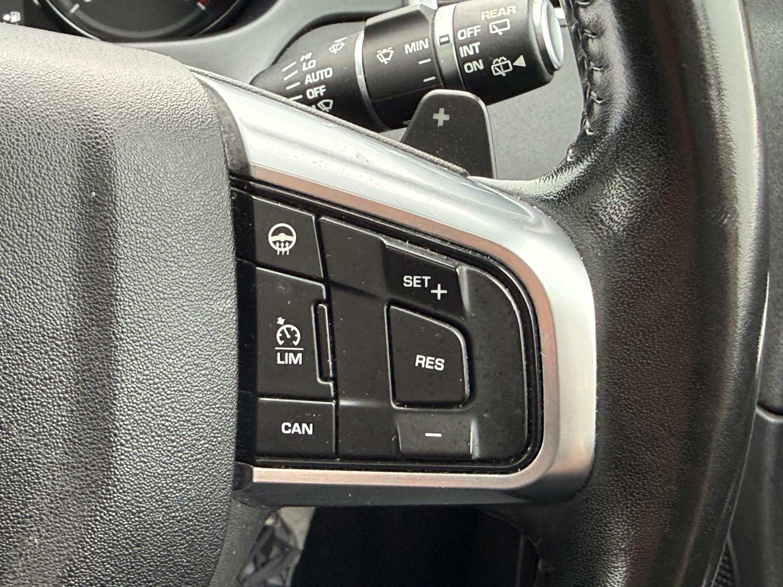 
								Land Rover Discovery Sport 2.0TD HSE Black Edition full									