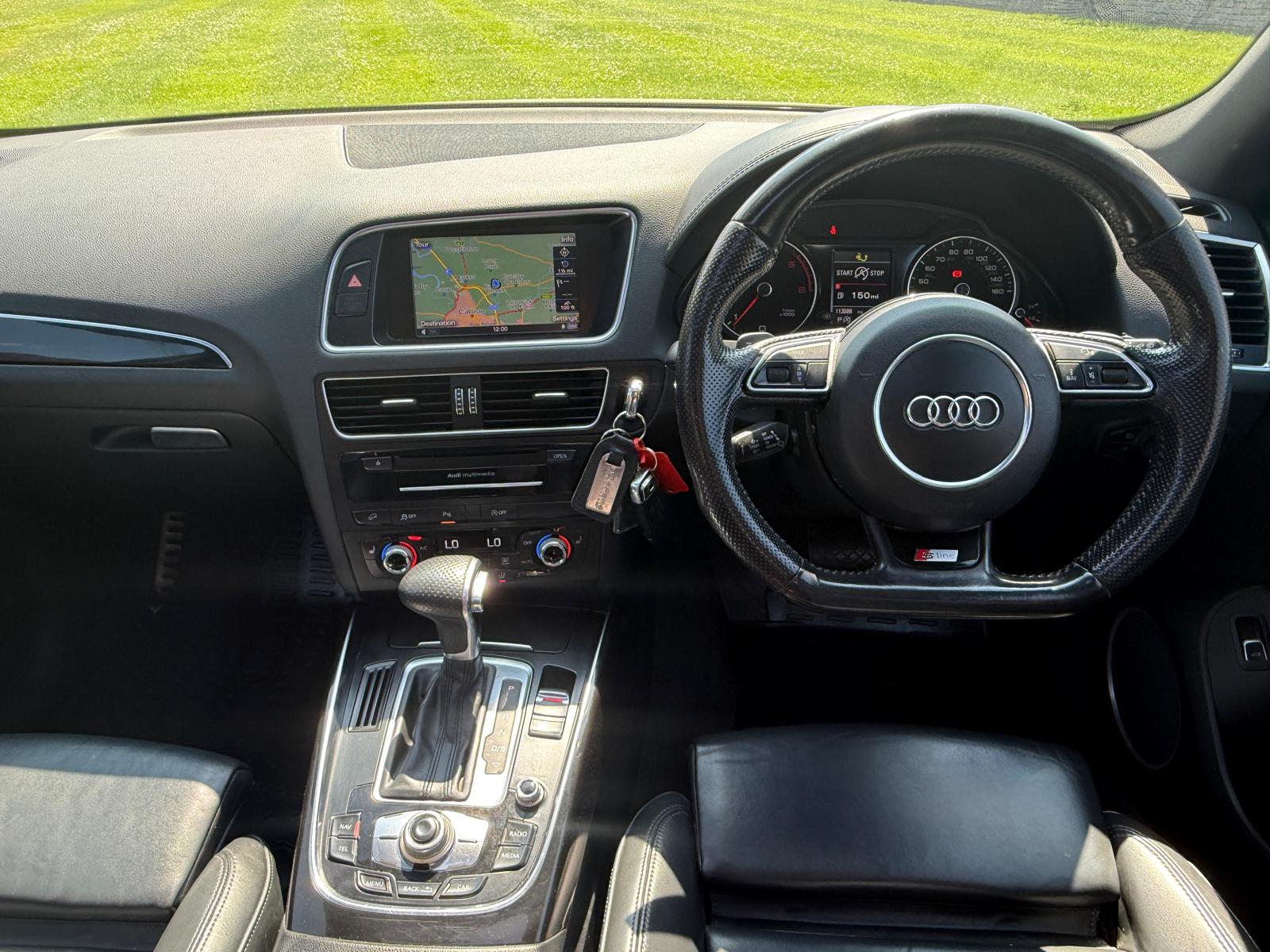 
								Audi Q5 S-Line Plus Quattro Auto 2.0TDi 177BHP full									