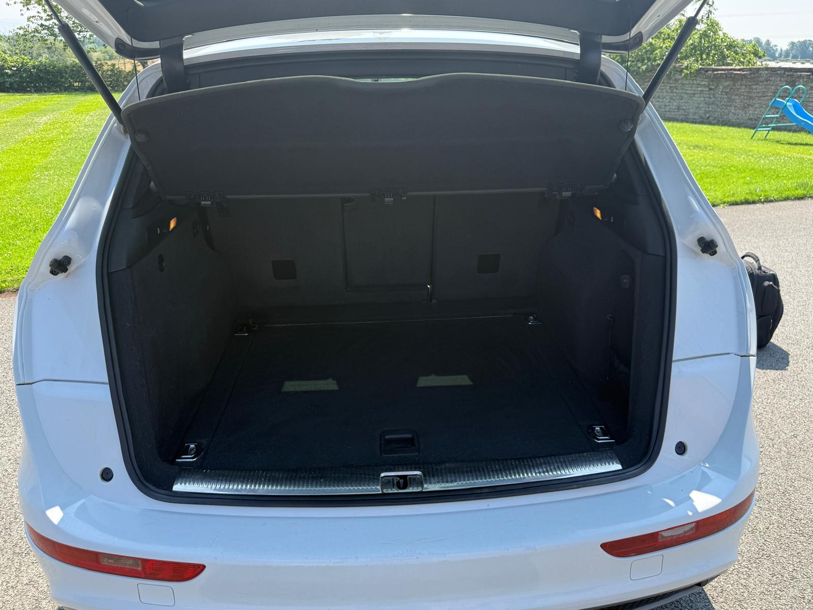 
								Audi Q5 S-Line Plus Quattro Auto 2.0TDi 177BHP full									