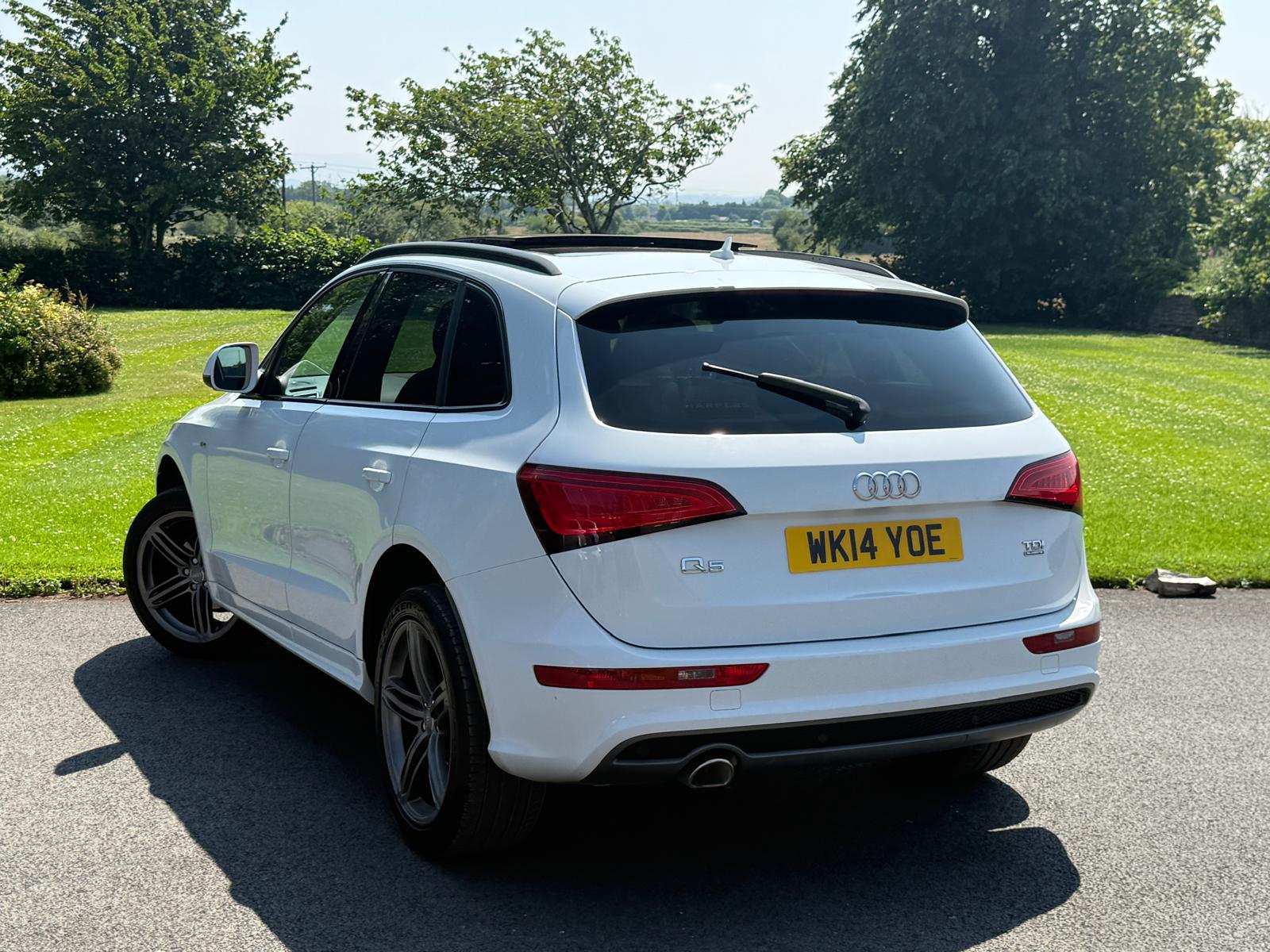 
								Audi Q5 S-Line Plus Quattro Auto 2.0TDi 177BHP full									