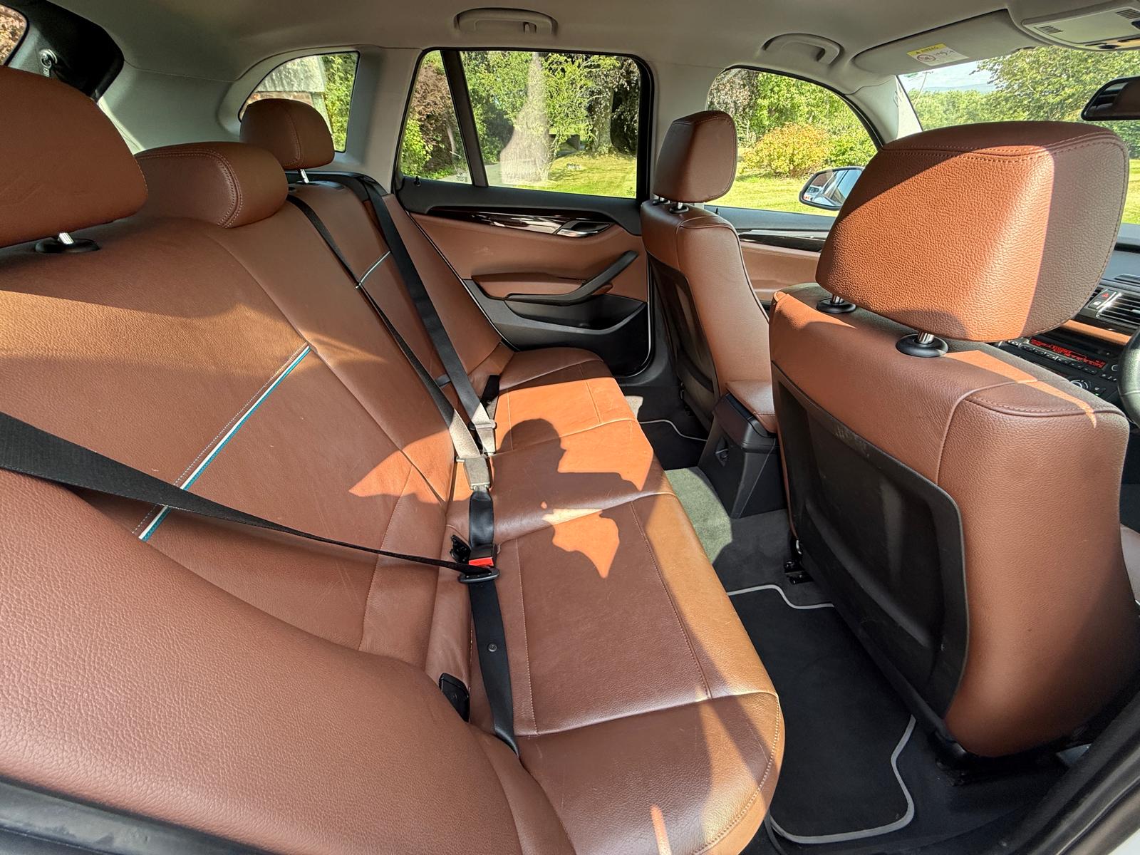 
								BMW X1 sDrive 16D xline full									