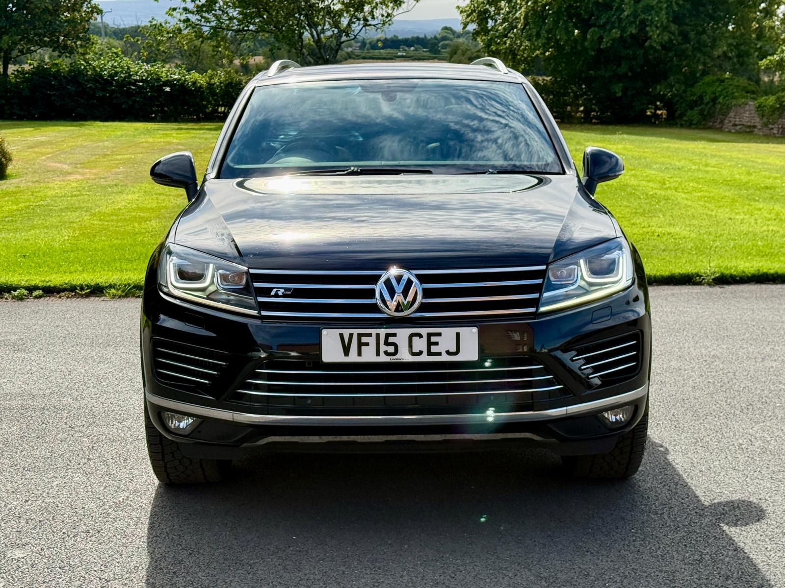 
								Volkswagen Touareg 3.0V6 TD R-Line 4Motion full									