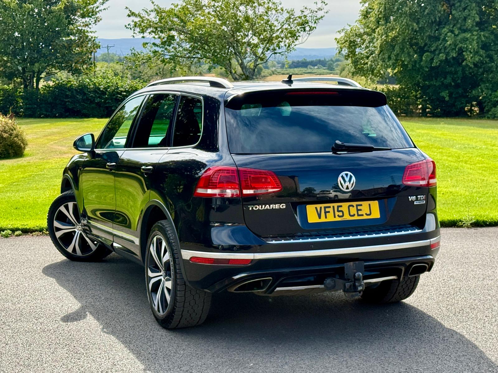 
								Volkswagen Touareg 3.0V6 TD R-Line 4Motion full									