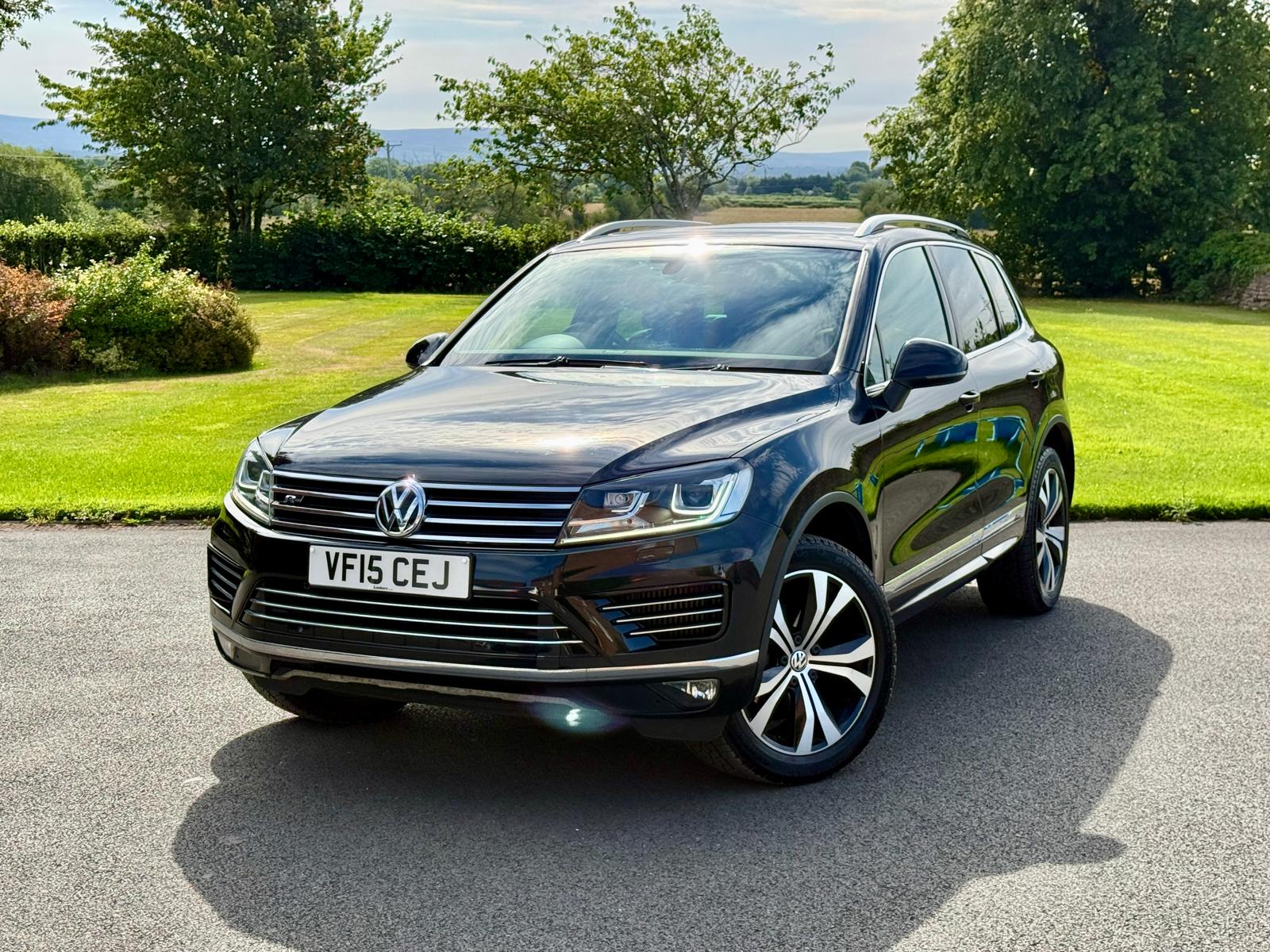 
								Volkswagen Touareg 3.0V6 TD R-Line 4Motion full									