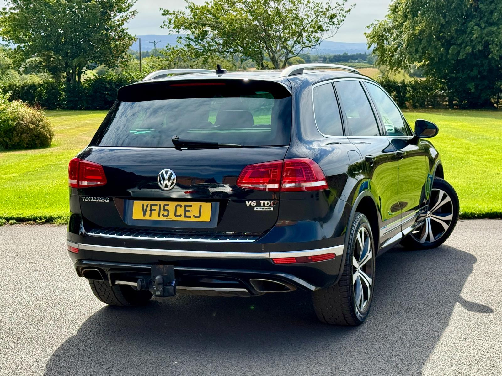 
								Volkswagen Touareg 3.0V6 TD R-Line 4Motion full									