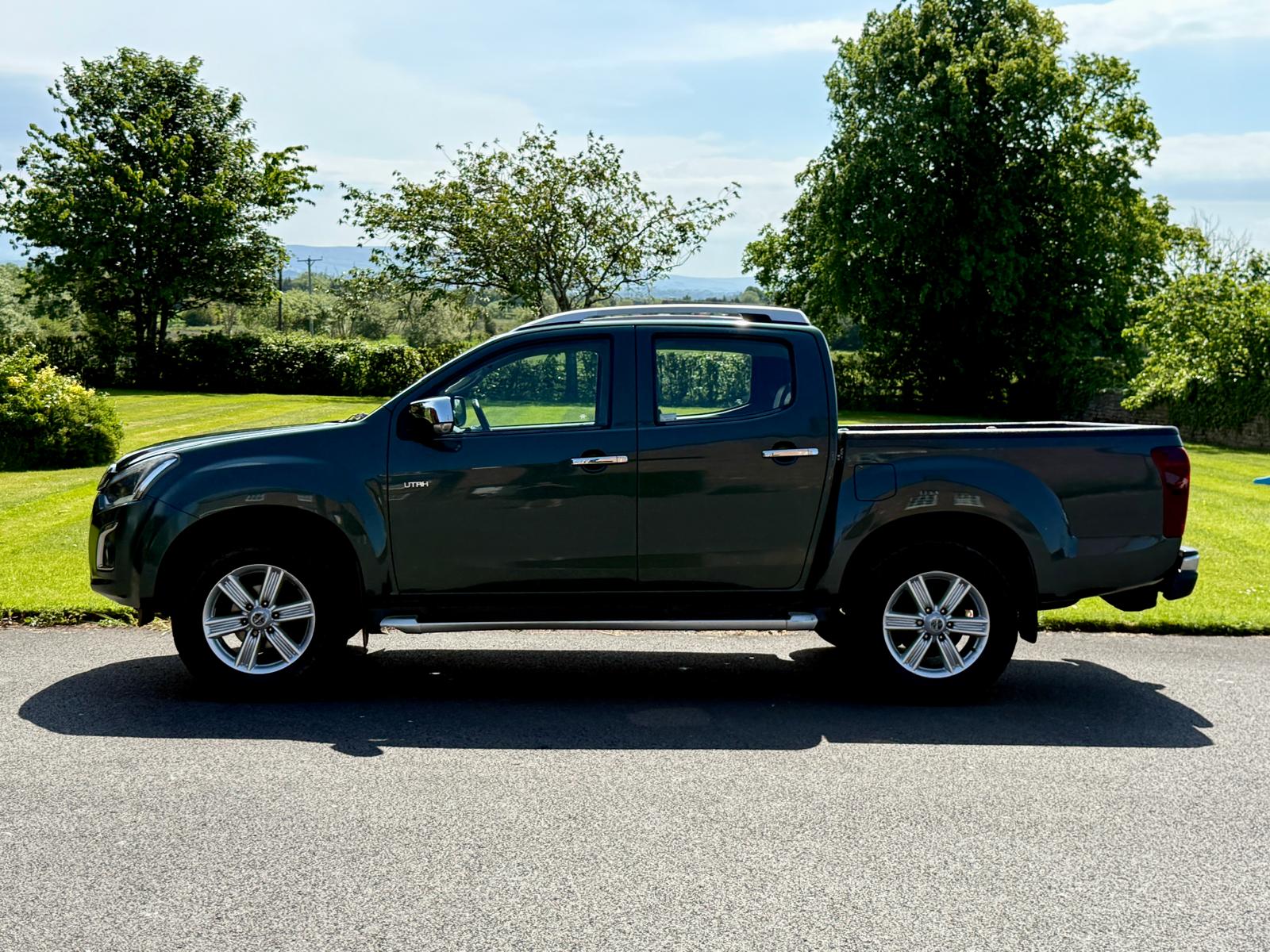 
								2017 Isuzu D-Max Utah 1.9TD £11,995 Plus VAT Pickup full									