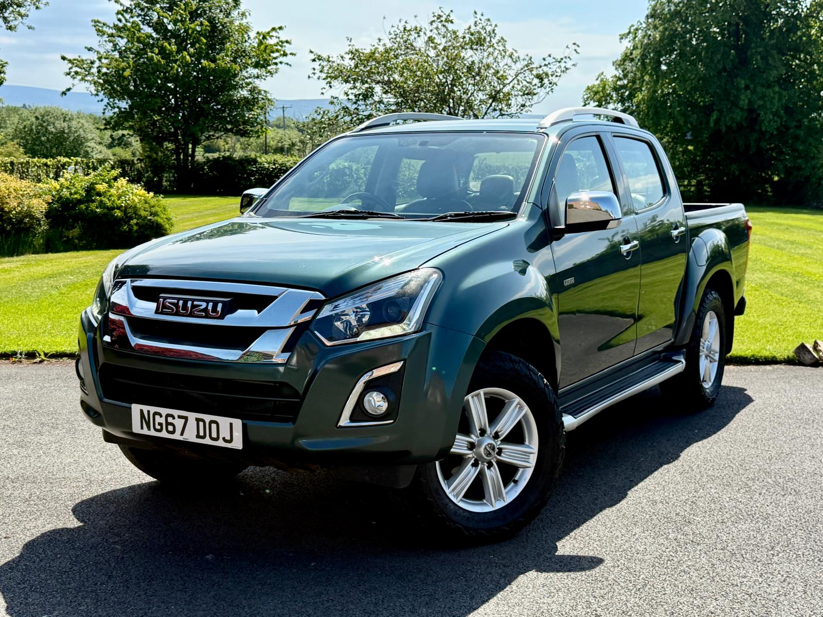 
								2017 Isuzu D-Max Utah 1.9TD £11,995 Plus VAT Pickup full									