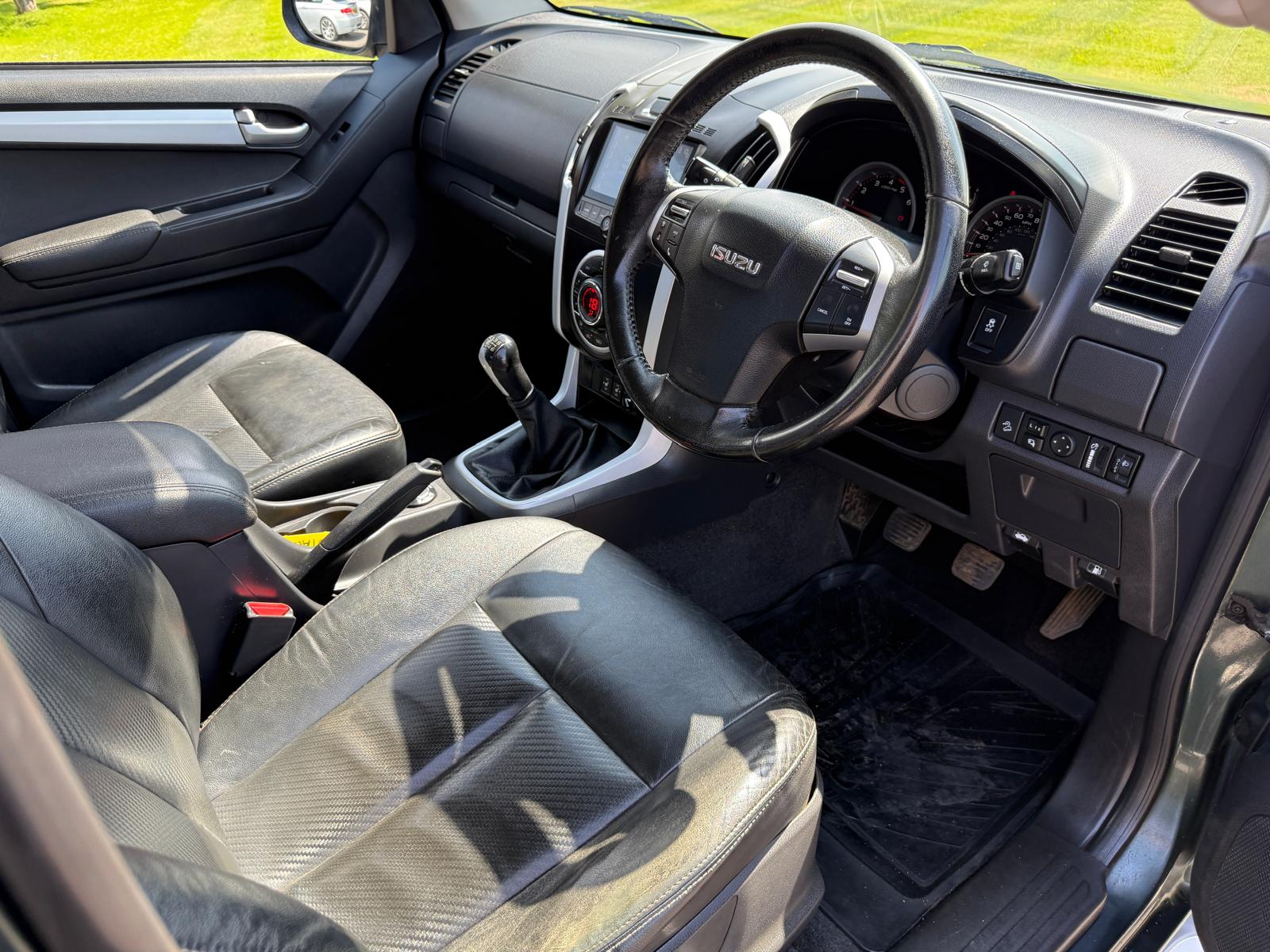 
								2017 Isuzu D-Max Utah 1.9TD £11,995 Plus VAT Pickup full									