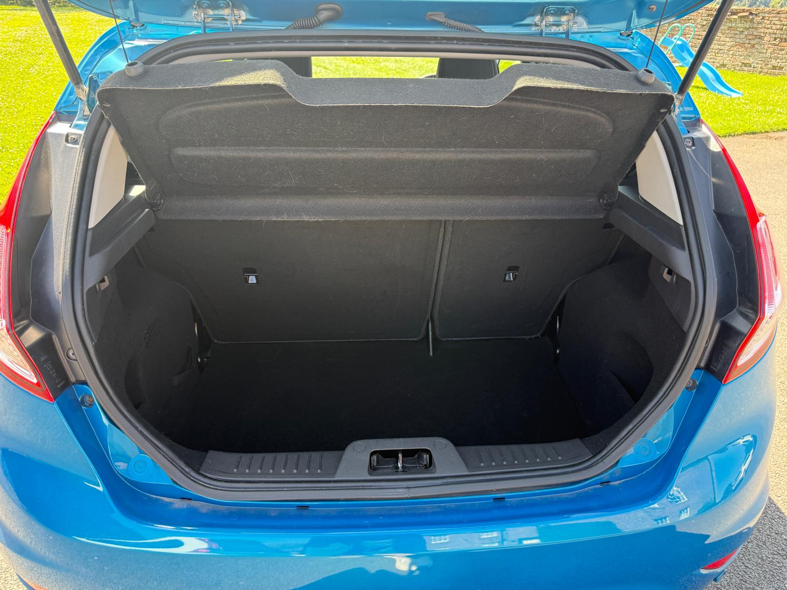 
								2015 Ford Fiesta 1.25 Zetec Hatchback full									