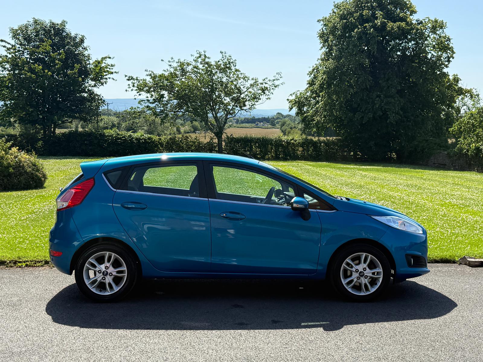 
								2015 Ford Fiesta 1.25 Zetec Hatchback full									