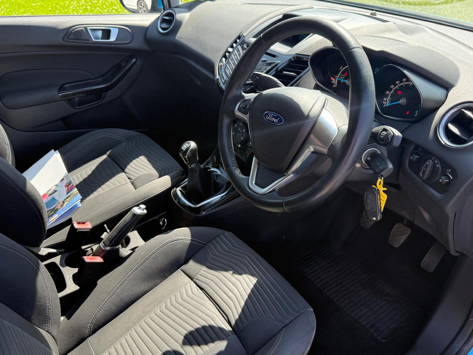 
								2015 Ford Fiesta 1.25 Zetec Hatchback full									